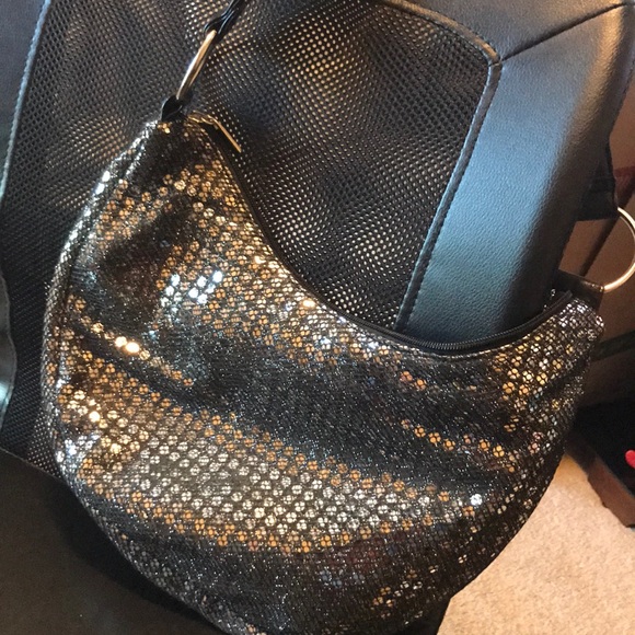 Black and silver shoulder bag - Picture 2 of 5